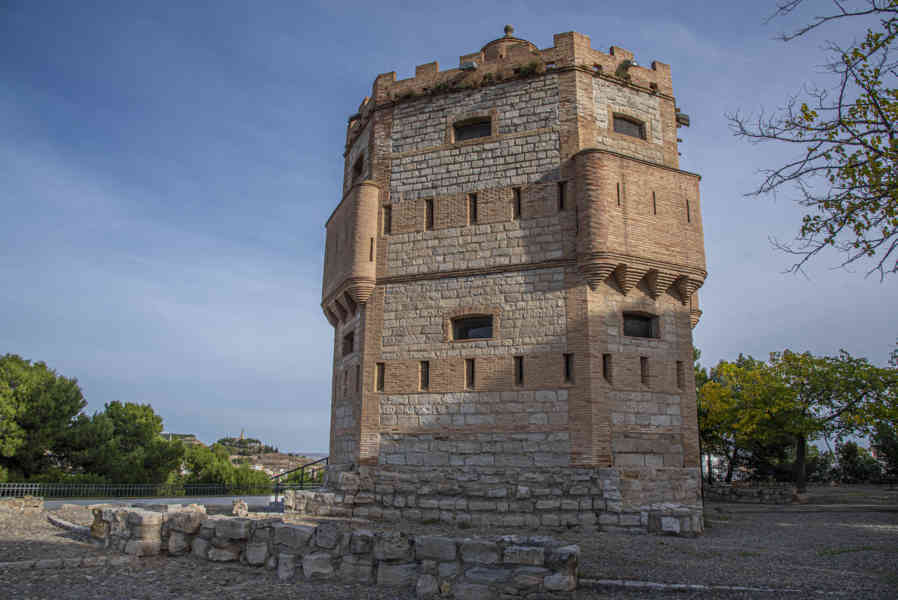 Comunidad Foral de Navarra 038 - Tudela - Torre de Monreal.jpg